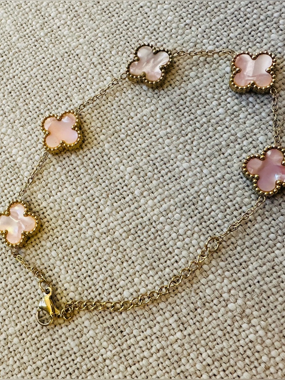 ONLY ONE Gold Bracelet with Pink Clover pearlvibes Elegant Women's Jewelry (New)